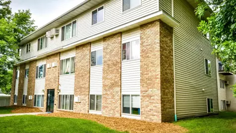 Norhart Springwood Apartments in Forest Lake